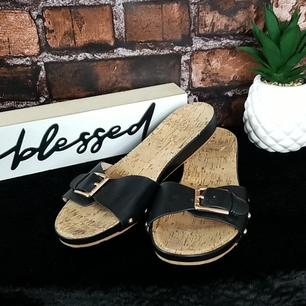 Restricted| Black Slide w Gold Buckle Accent